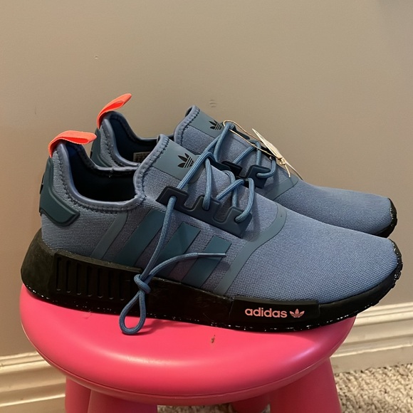 NWT adidas NMD R1 men’s running shoes in size 9.5 - Picture 5 of 14